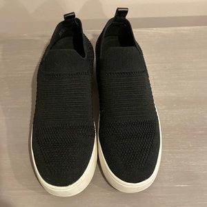 Women’s Steve Madden black slip on sneakers